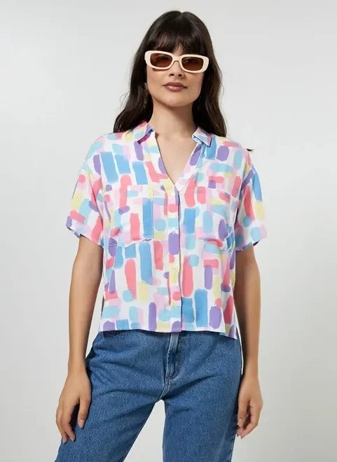 camisa manga curta pinceladas coloridas camisa manga curta pinceladas coloridas