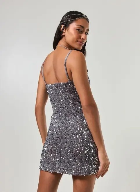 vestido em veludo com paetê vestido em veludo com paetê