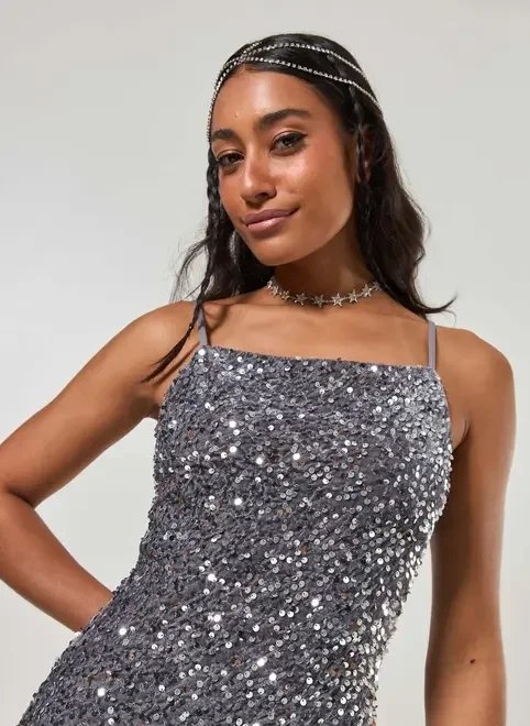 vestido em veludo com paetê vestido em veludo com paetê