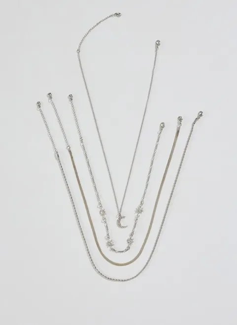 4 chokers e correntinhas místicas 4 chokers e correntinhas místicas