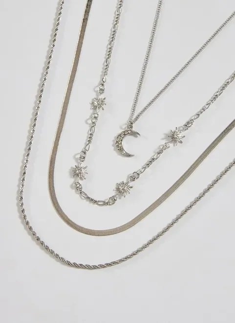 4 chokers e correntinhas místicas 4 chokers e correntinhas místicas