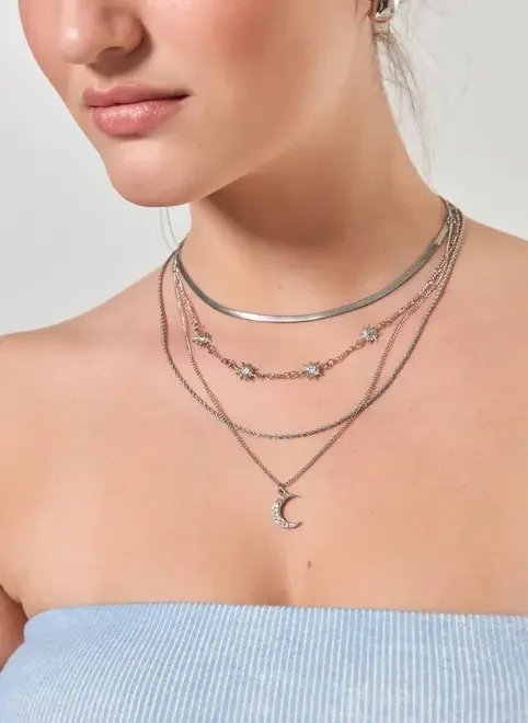 4 chokers e correntinhas místicas 4 chokers e correntinhas místicas