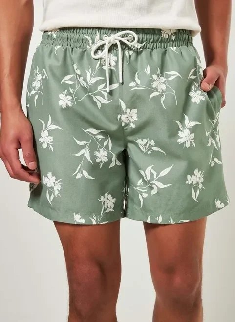 bermuda de banho verde com floral bermuda de banho verde com floral