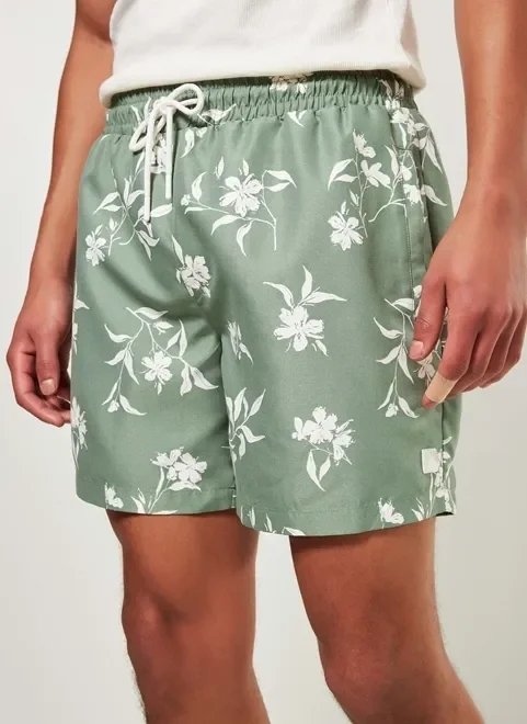 bermuda de banho verde com floral bermuda de banho verde com floral