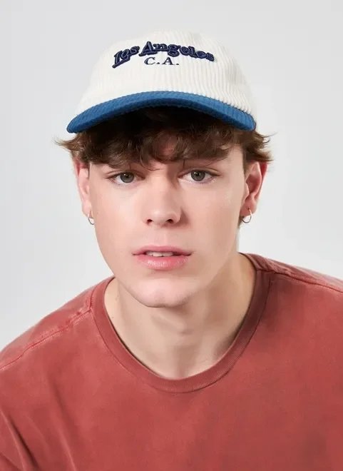 boné em veludo cotelê los angeles boné em veludo cotelê los angeles