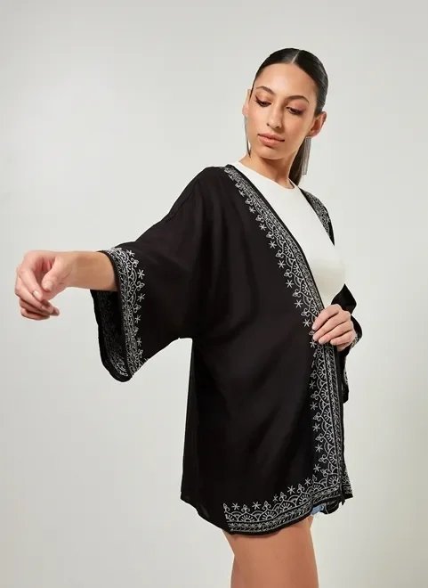 kimono preto com bordado kimono preto com bordado
