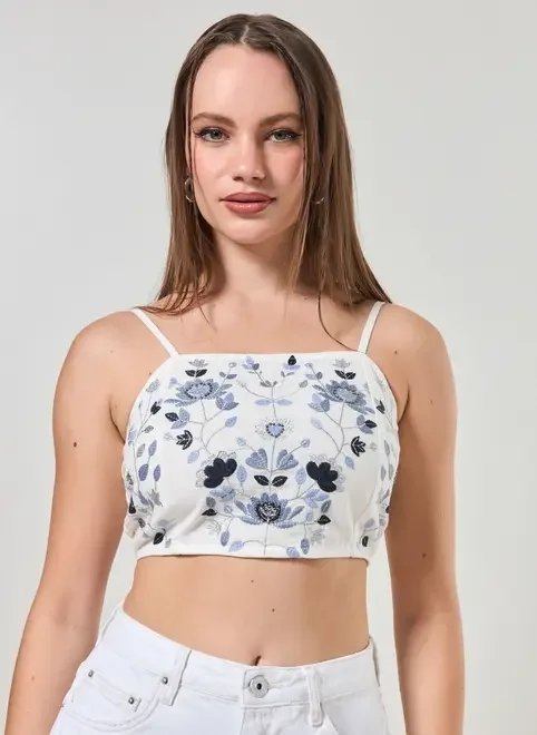 cropped off-white com bordados azuis cropped off-white com bordados azuis