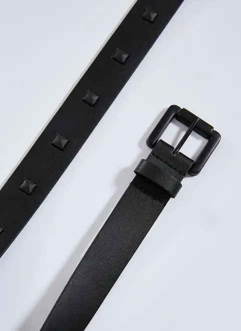 cinto preto com tachas foscas cinto preto com tachas foscas