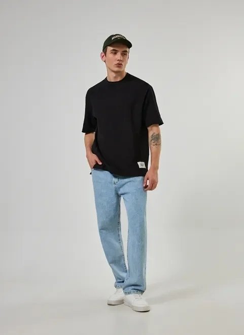 camiseta oversized em moletinho camiseta oversized em moletinho