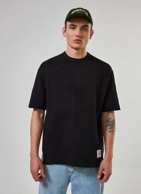 camiseta oversized em moletinho camiseta oversized em moletinho