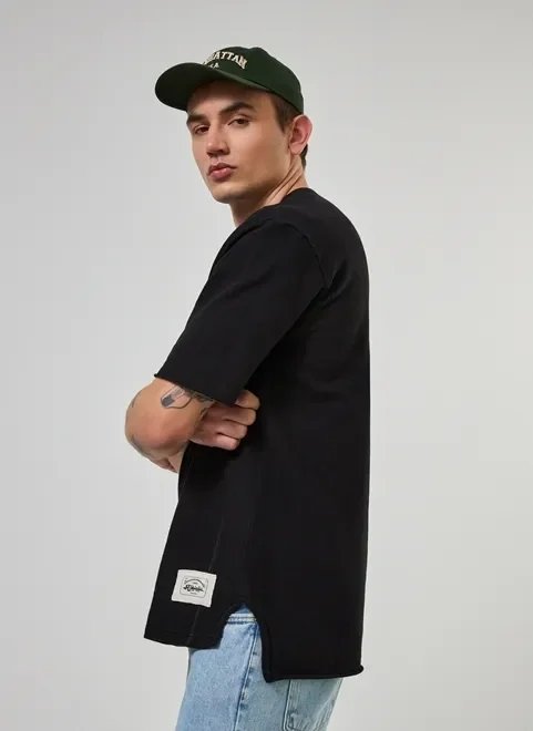 camiseta oversized em moletinho camiseta oversized em moletinho