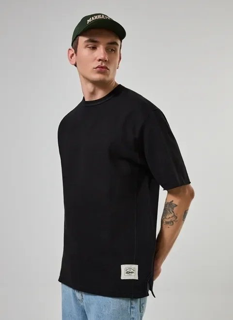 camiseta oversized em moletinho camiseta oversized em moletinho