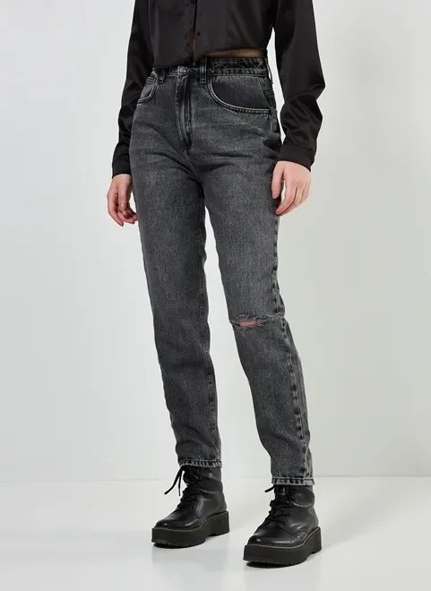 calça mom jeans preta com rasgo calça mom jeans preta com rasgo