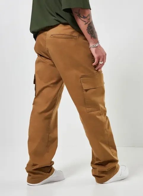 calça reta cargo em sarja caqui calça reta cargo em sarja caqui