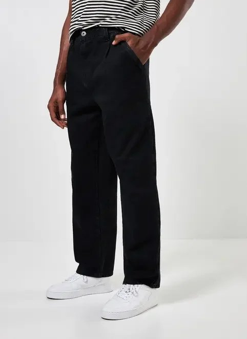 calça jeans preta reta com pregas calça jeans preta reta com pregas