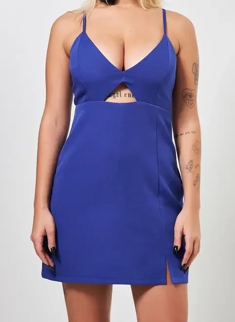 vestido macaquinho com cut out azul vestido macaquinho com cut out azul