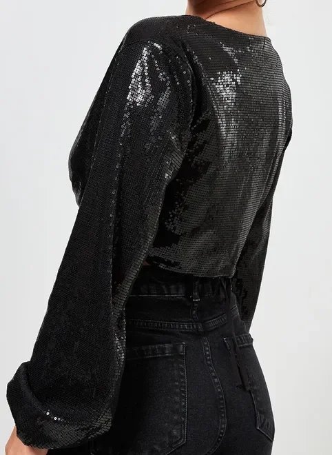 cropped transpassado de paetê preto cropped transpassado de paetê preto