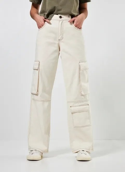 calça wide leg cargo em sarja clara calça wide leg cargo em sarja clara