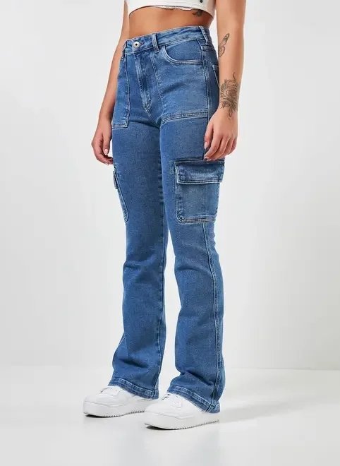 calça jeans flare cargo calça jeans flare cargo