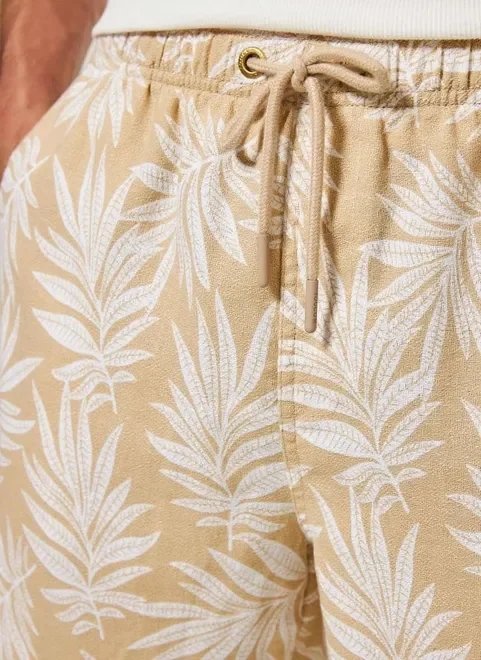 bermuda com linho estampa folhagens bermuda com linho estampa folhagens
