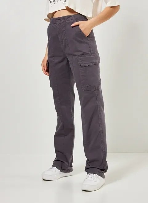 calça em sarja cinza cargo calça em sarja cinza cargo