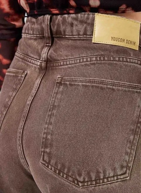 calça wide leg em sarja marrom calça wide leg em sarja marrom