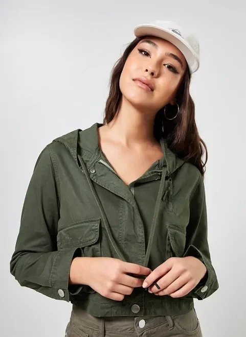 jaqueta utilitária em sarja verde militar jaqueta utilitária em sarja verde militar