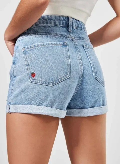 short mom jeans bordado frutinhas short mom jeans bordado frutinhas