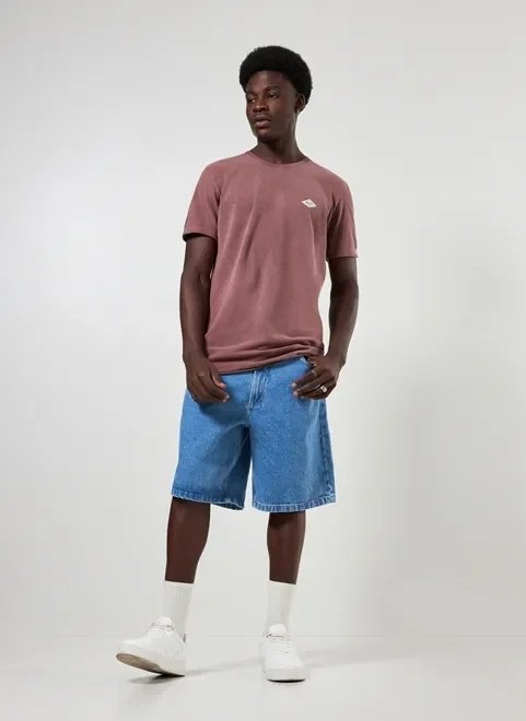 camiseta texturizada estonada com etiqueta camiseta texturizada estonada com etiqueta