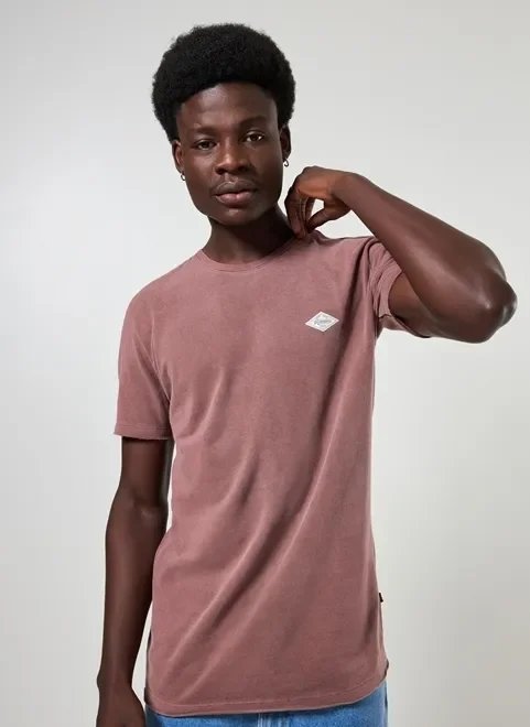 camiseta texturizada estonada com etiqueta camiseta texturizada estonada com etiqueta