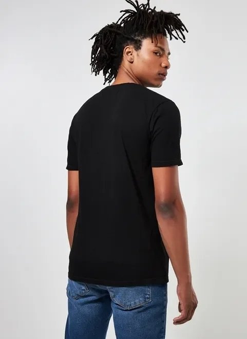 camiseta preta com escrito camiseta preta com escrito