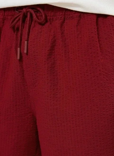 bermuda em tecido texturizado bermuda em tecido texturizado