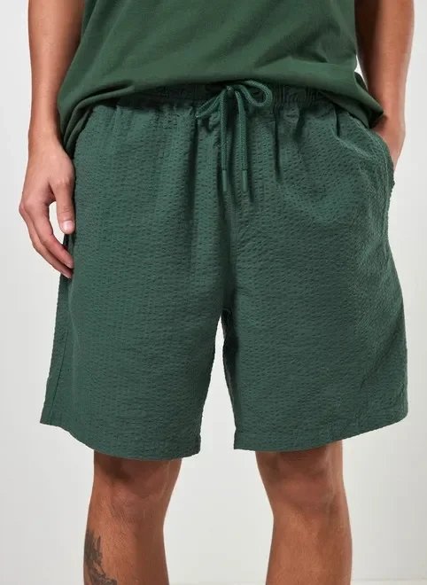 bermuda em tecido texturizado bermuda em tecido texturizado