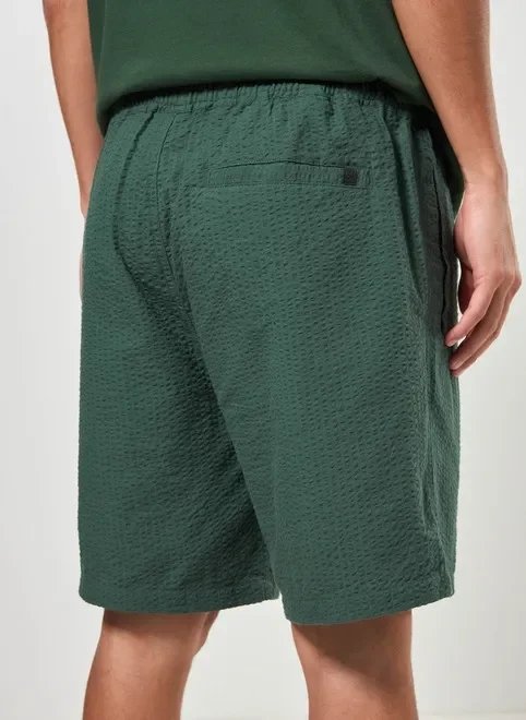 bermuda em tecido texturizado bermuda em tecido texturizado