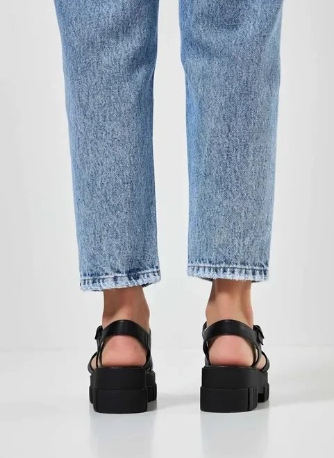 sandália plataforma tratorada com tiras sandália plataforma tratorada com tiras