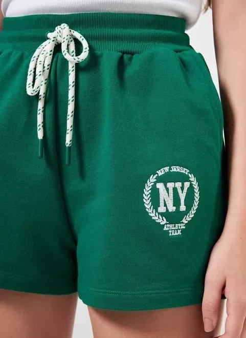 short de moletom verde college short de moletom verde college
