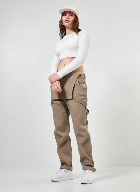 macacão em sarja canelada macacão em sarja canelada