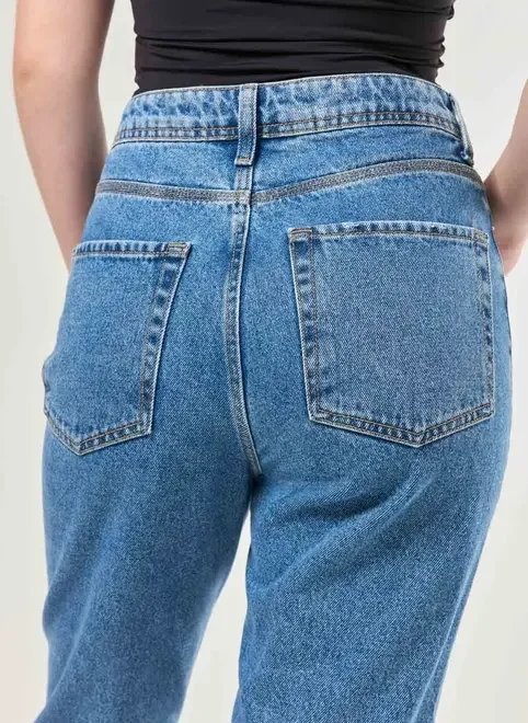 calça mom jeans de cintura alta calça mom jeans de cintura alta