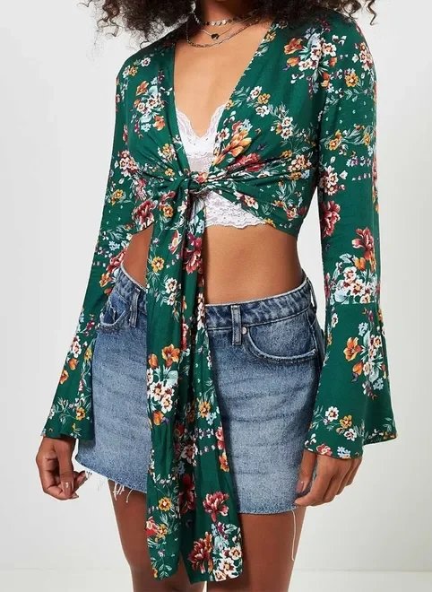 blusa com amarração verde floral blusa com amarração verde floral
