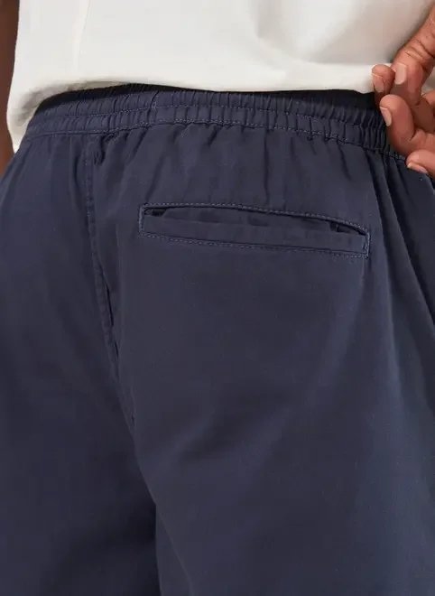 bermuda short em sarja azul marinho bermuda short em sarja azul marinho