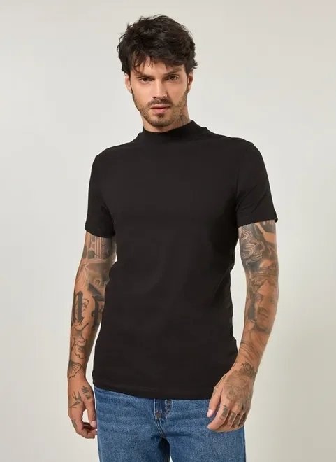 camiseta manga curta com gola alta camiseta manga curta com gola alta