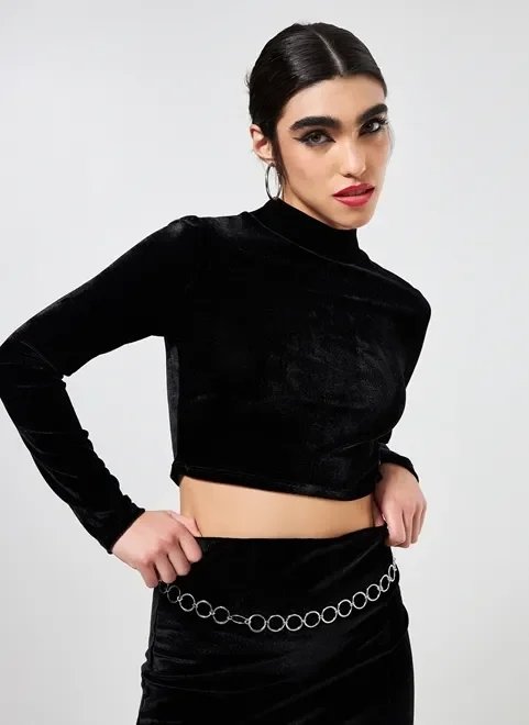 blusa cropped de veludo com golinha blusa cropped de veludo com golinha