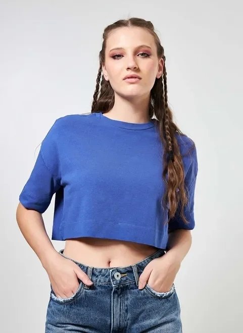 camiseta cropped em malhão camiseta cropped em malhão