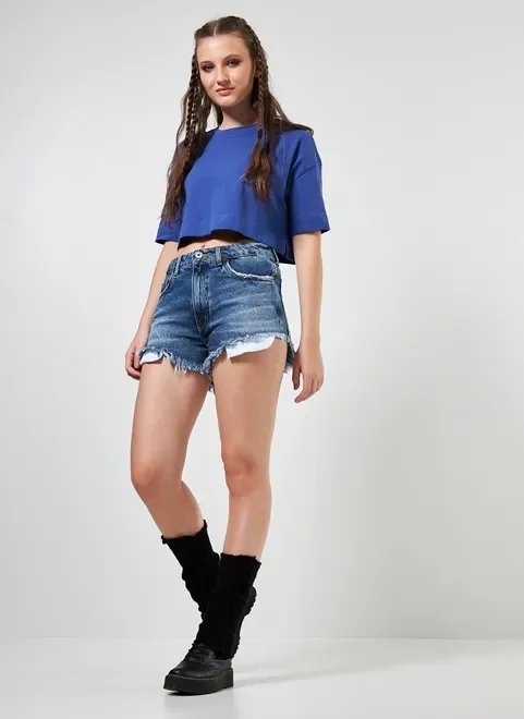 camiseta cropped em malhão camiseta cropped em malhão