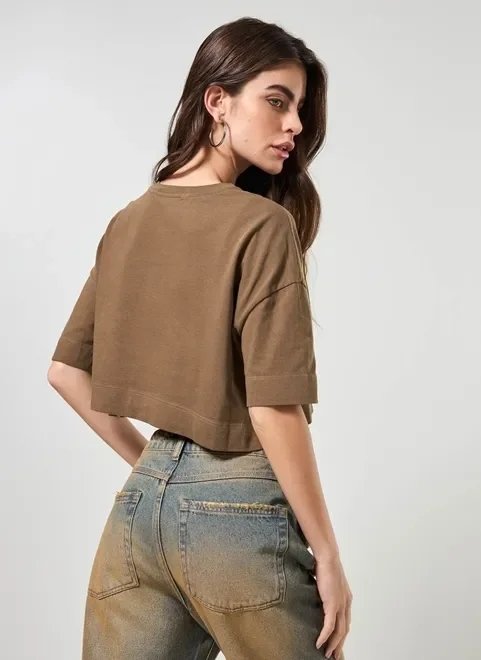 camiseta cropped em malhão camiseta cropped em malhão