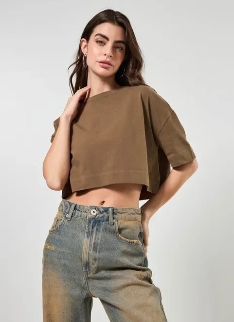 camiseta cropped em malhão camiseta cropped em malhão