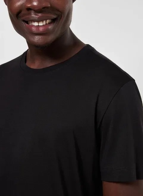 camiseta preta em algodão pima camiseta preta em algodão pima