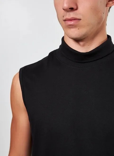 regata preta com gola alta regata preta com gola alta