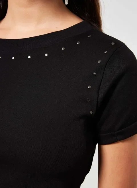 blusa cropped preta com tachinhas blusa cropped preta com tachinhas