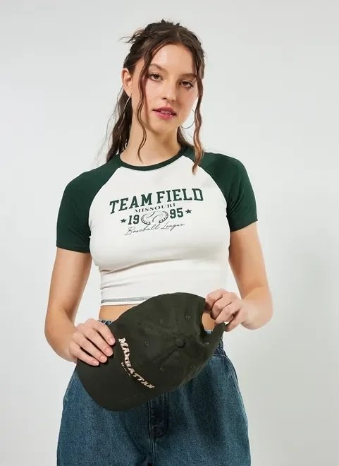 blusa cropped raglan team field blusa cropped raglan team field